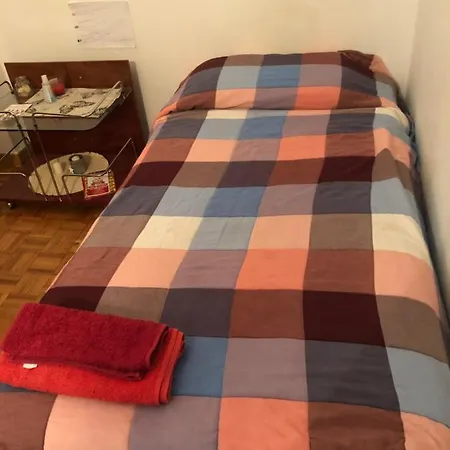Doble En Figueres Con Baño Compartido Apartamento *