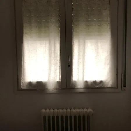 Doble En Figueres Con Baño Compartido Figueras